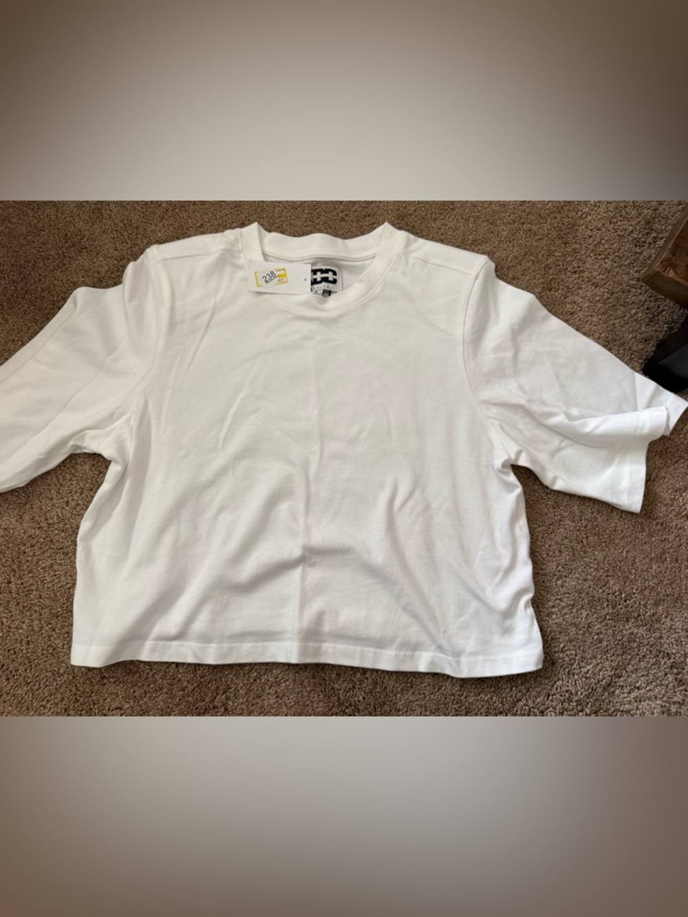 Juniors White Cropped Crewneck T-Shirt - size small